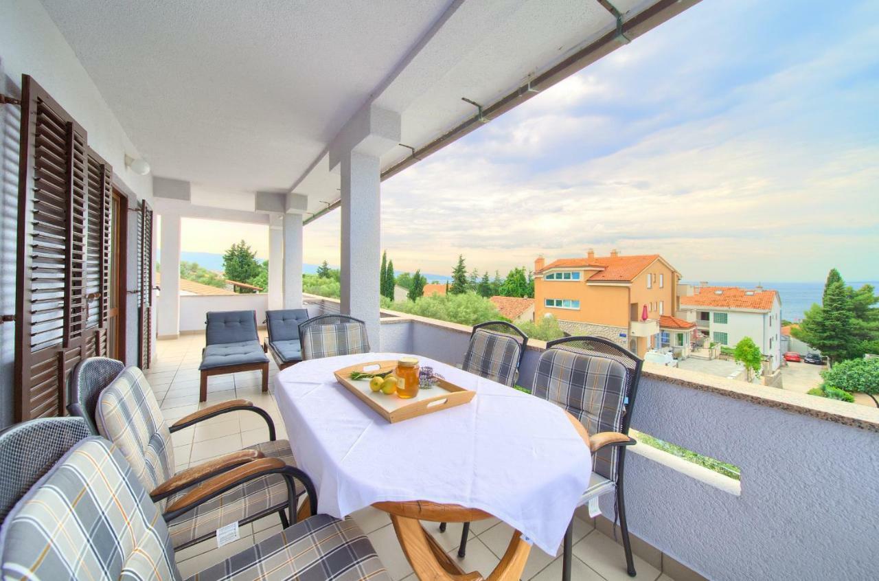 Apartments Loncar Krk Town Exterior foto