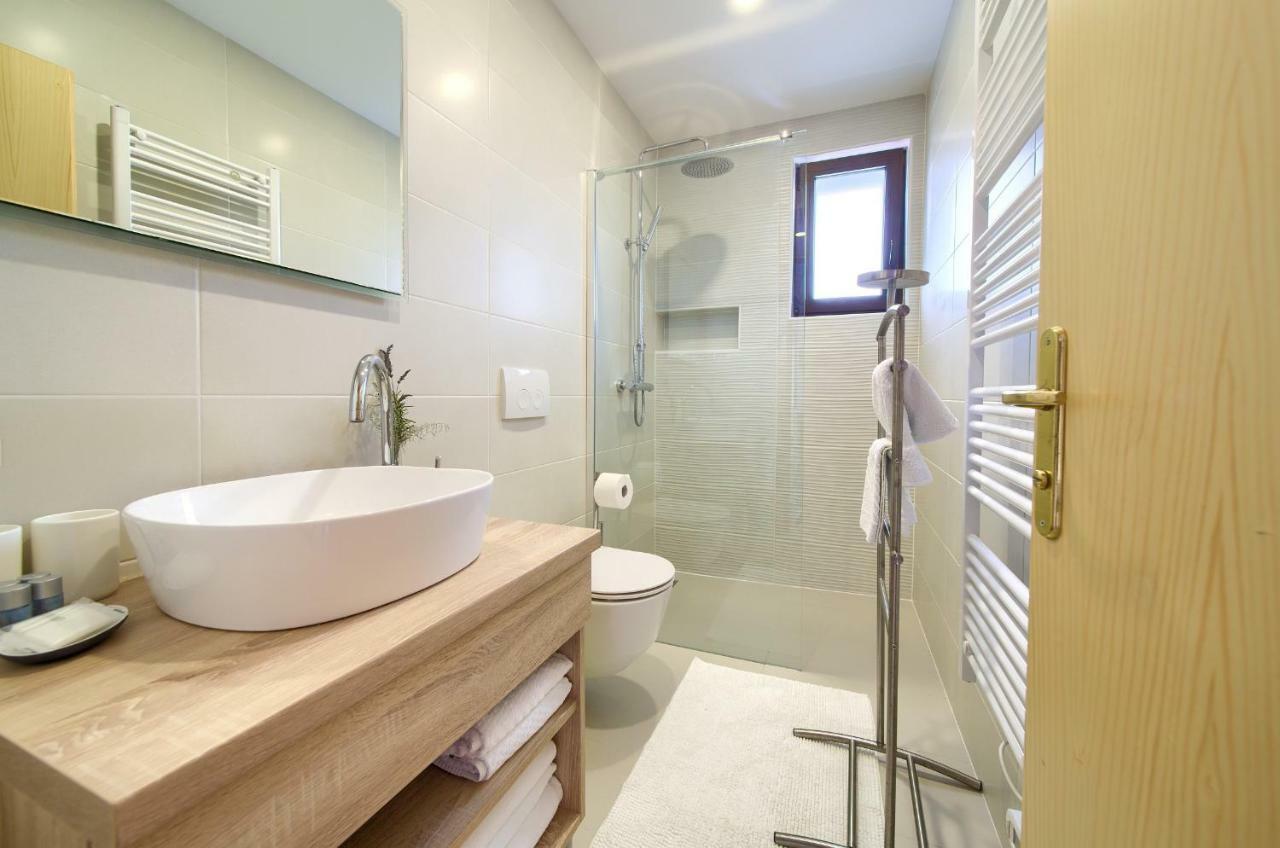 Apartments Loncar Krk Town Exterior foto
